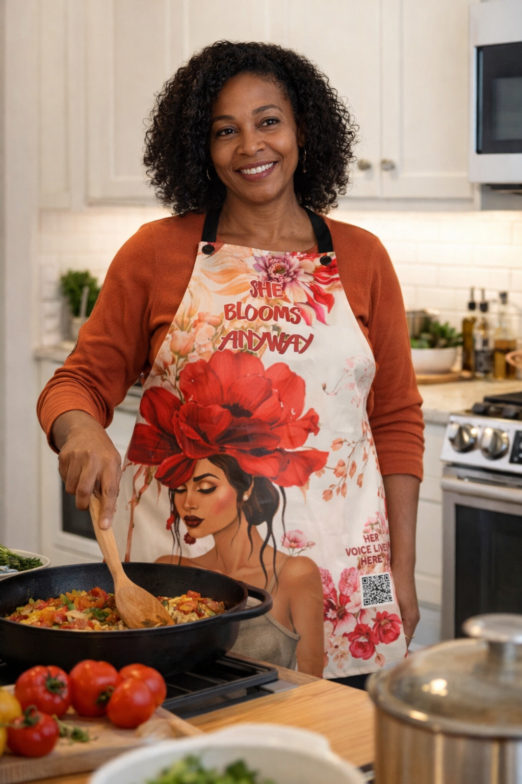 VAULTORY™ -  SHE BLOOMS ANYWAY - Apron